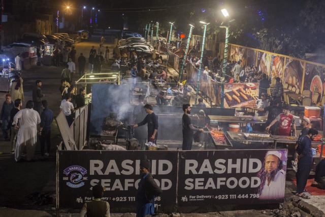 What Life is Like in Crisis-Hit Pakistan as Inflation Soars