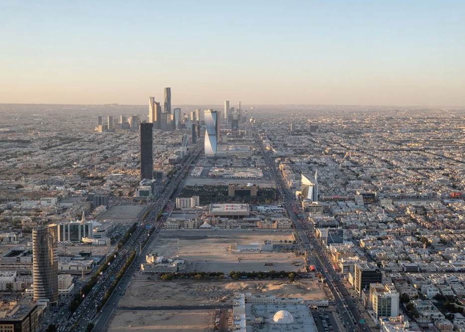 A city with many buildings Description automatically generated with medium confidence