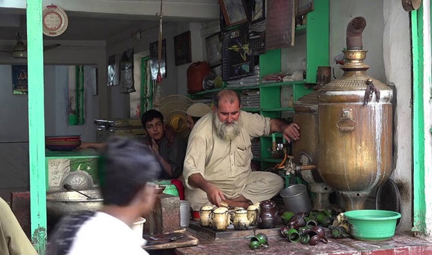 Brewing memories, Peshawar&rsquo;s 120-year-old tea house pours history by the cup