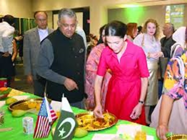 Pak embassy hosts mango festival in US