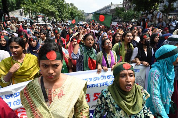 Students march towards the prime minister&rsquo;s residence to demand an end to the jobs quota system in July 2024. 